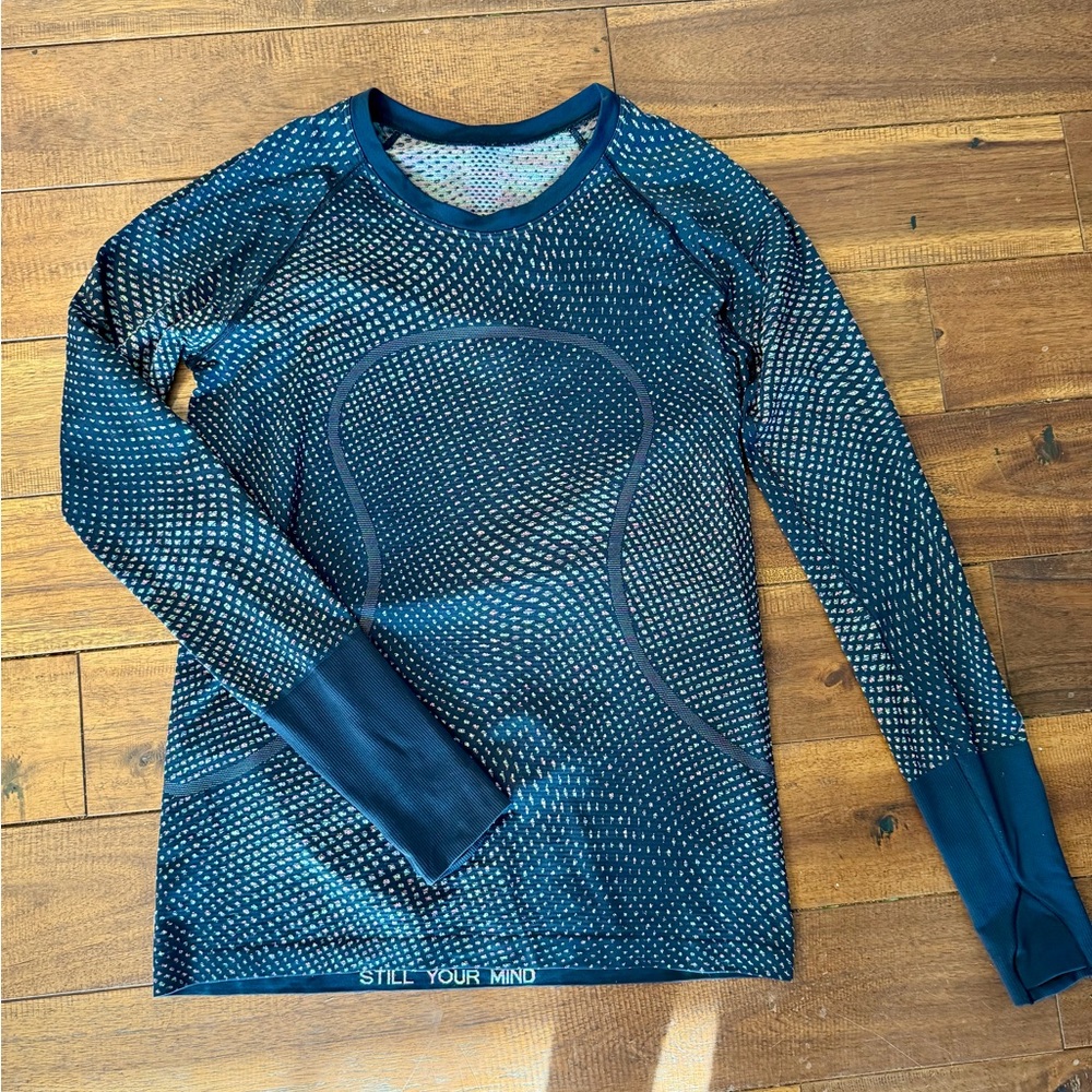 lululemon Swiftly. Black w Kaleidoscope pattern